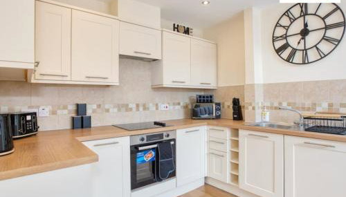 City Centre - HPC links - 5 - Parking By Hinkley Homes Short Lets & Serviced Accommodation - Foto 4