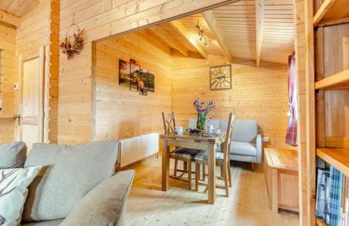 Lochinvar - Clydesdale Log Cabin with Hot Tub - Photo 2