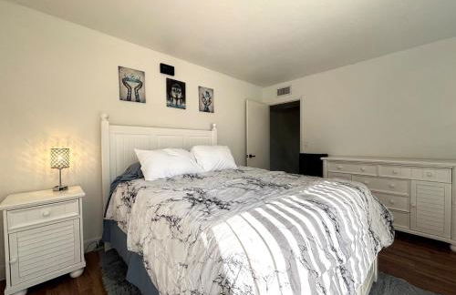 Bright 2BR Poolside Retreat Downtown Fort Myers - Foto 32