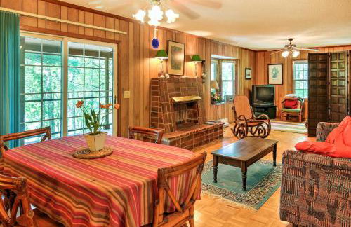 Mountain Rest Cottage with Gas Fireplace! - Foto 5