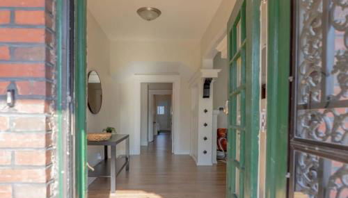 Tower Grove Park 4BR Home with Garage ABODEbucks - Foto 2