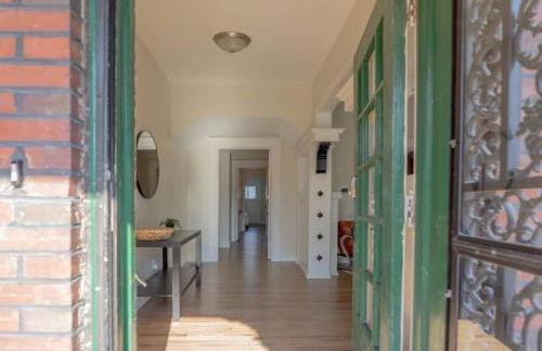 Tower Grove Park 4BR Home with Garage ABODEbucks - Photo 2