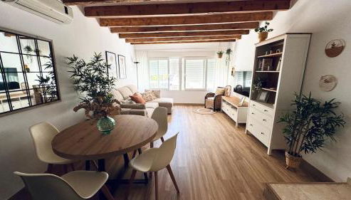 Casa en el centro , con amplia terraza - Foto 2