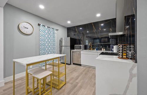 Modern Studio Retreat with Free Park - Foto 4