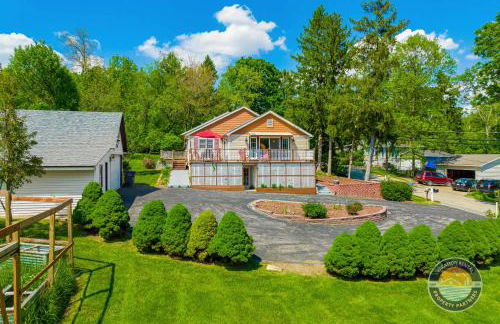 New Lake Como Retreat with Bar and Pool Table - Foto 26