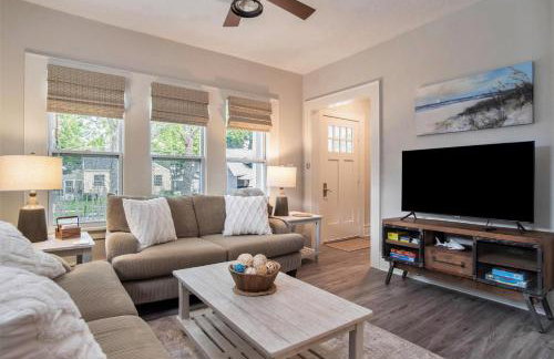 Palmer House Retreat - A Great Muskegon Getaway! - Photo 12