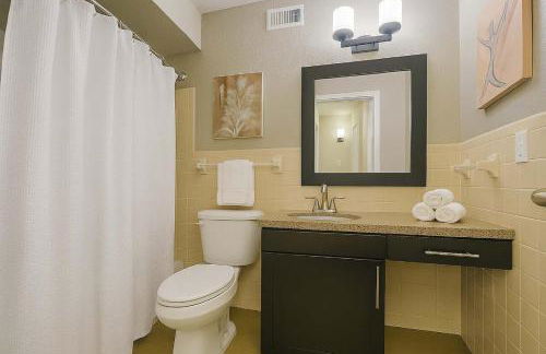 Saltwater Pool 2BR Near Galleria Walkable, Stylish & Central Marquee Uptown - Foto 12