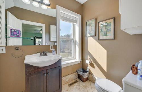 Large Home with Indoor Basketball Court and Game Room! - Foto 25