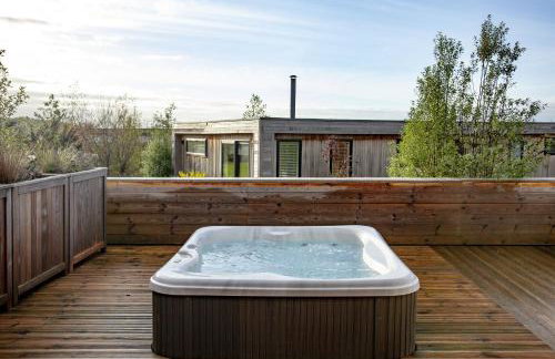 Deer Leap, Strawberryfield Park - Photo 18