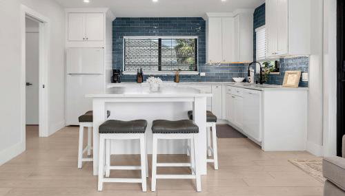 Art Deco Apt w Pool One Mile to Beach Pets Welcome - Foto 5