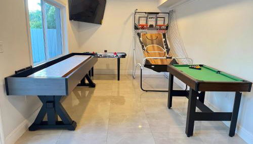 Spacious 4/4 Home Central To All Attractions - Foto 3, Game Room