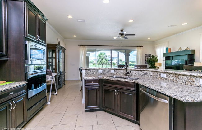 Elegant 5 BD, 5 BH Villa - Foto 29