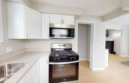 Stylish Home Near Historic Downtown & Lake Erie - Foto 10