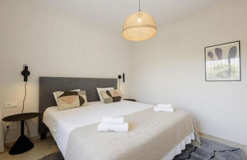 Luxurious frontline golf apartment in Elviria - Photo 35