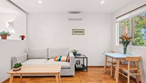 Scenic Retreat with Deck & Stunning Views in LA - Foto 2