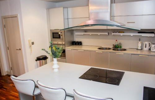 Modern 2 Bed City Center Apartment - Foto 21