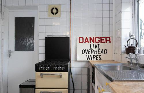 Cosy mid century Stockport with views, dog walks, woodburner - Foto 29