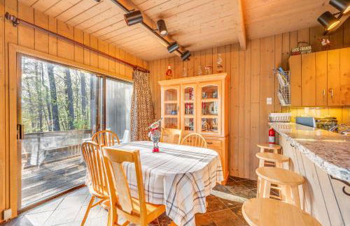 Half Mile to Ski Slopes Conway Condo with Hot Tub! - Photo 6