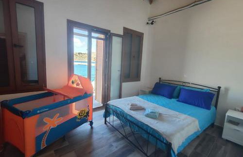 Seafront two-storey house in Kardamyla - Foto 39