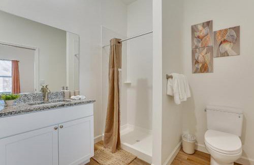 Walkable Downtown LaBelle Apt w/ Private Balcony! - Photo 13