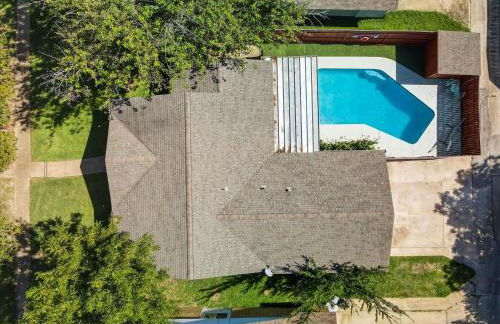 Cozy 5BR Pool House with Hot Tub Near The Lake - Foto 41