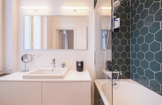 Charming Renovated Apartment in Vibrant Saint Gilles, Brussels - Foto 16