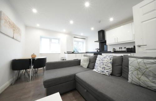 HEATHROW AIRPORT apartments-FREE parking-Free underground to and from Heathrow-30 min central London - Foto 73