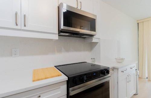 Luxury Beachfront Condo, Pool, Tennis Court, Sauna, Gym #locationenvy - Photo 36