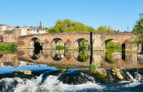 Stunning Period Townhouse with Garden, Walking Distance to Town - Photo 55