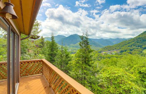 Maggie Valley Mountain Escape with Fireplace and Deck! - Foto 27