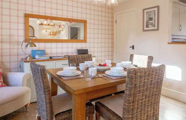 Jasmine Cottage-2BD in Heart of Bourton - Photo 57