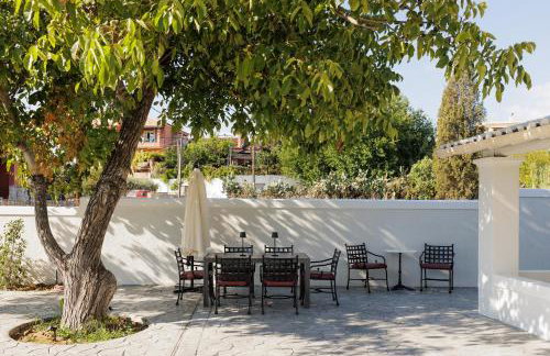 Walnut House - Peaceful Private Garden - Photo 30
