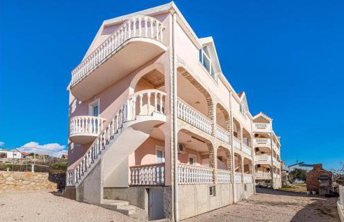 Nice Apartment In Rtina With Wifi - Photo 10