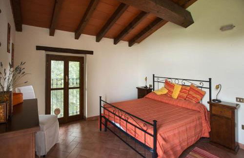 Sunny holiday home with swimming pool - Photo 20