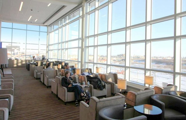 Plaza Premium Lounge - US Departures - Foto 2