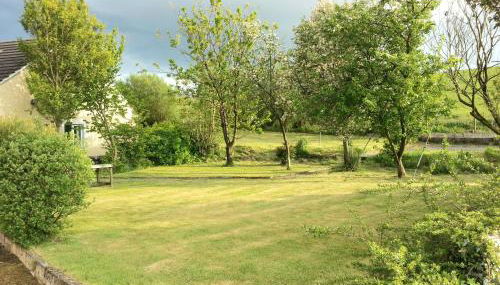 Crailloch Croft Cottages - Photo 2, Garden view