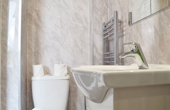 No 40, 5 beds, sleeps 7 - Photo 19