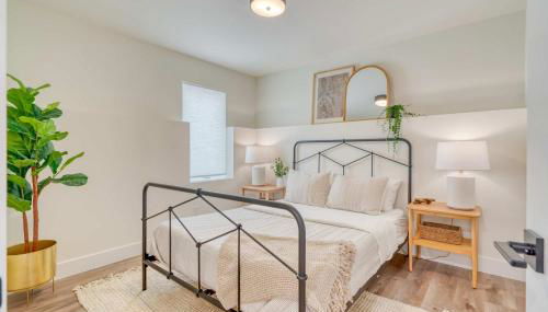 Stay Portland - The Madison Farmhouse - Vintage Shops & Espresso - Foto 1