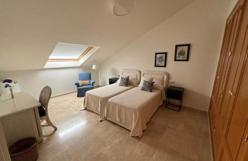 Ático Dúplex en playa Las Chapas - Foto 21