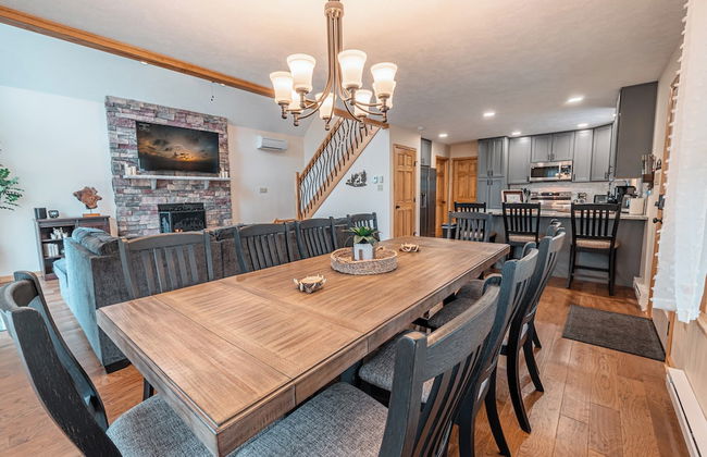 NEW Large Group Summer Getaway W/hot Tub + Game Room! - Foto 34