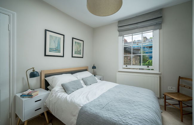 JOIVY Contemporary 2-Bed House W/ Private Garden - Foto 5