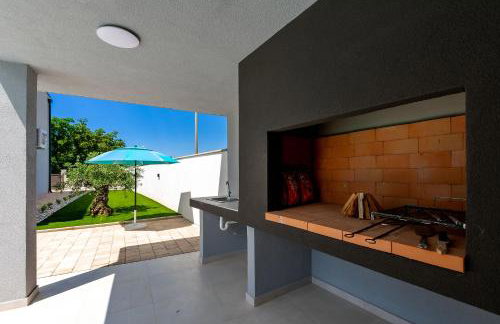 Modern Casa di Lucija with heated pool, near Airport, own parking - Foto 49