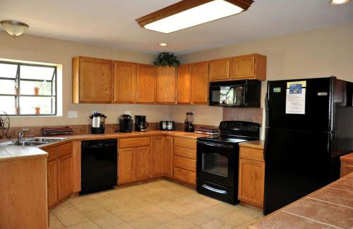 Spacious Lakefront Home with Beach Access and Sports Courts for Fun-Filled stays in Buchanan Dam, Texas - Foto 10