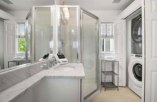 Stylish Walk to Town and Beach - Foto 21