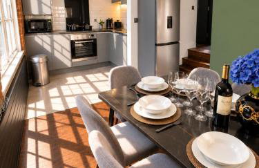 City Centre Flat by Restaurants with Free Parking - Foto 11