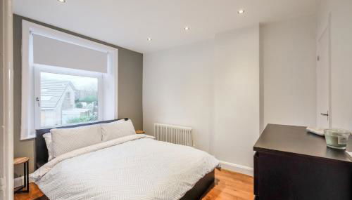 Sleek 2B/1B Retreat in Lindley, Huddersfield - Foto 2