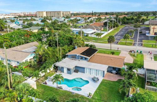 Private Resort Home with Pool & Hot Tub - Foto 62