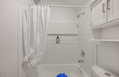 Hike, Hunt and Fish Pet-Friendly Studio in Dilley! - Photo 15