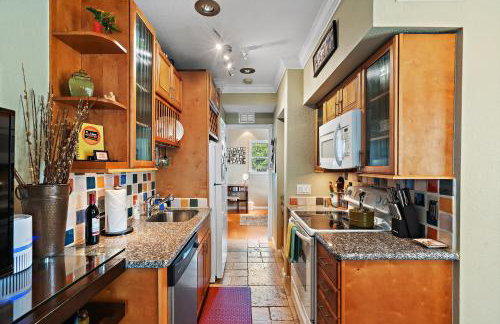 Walk to Everything Downtown EAT - SHOP - PLAY - Foto 9