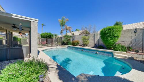 Relax Poolside in Mesa Family Home 12 Mi to Dtwn - Foto 3
